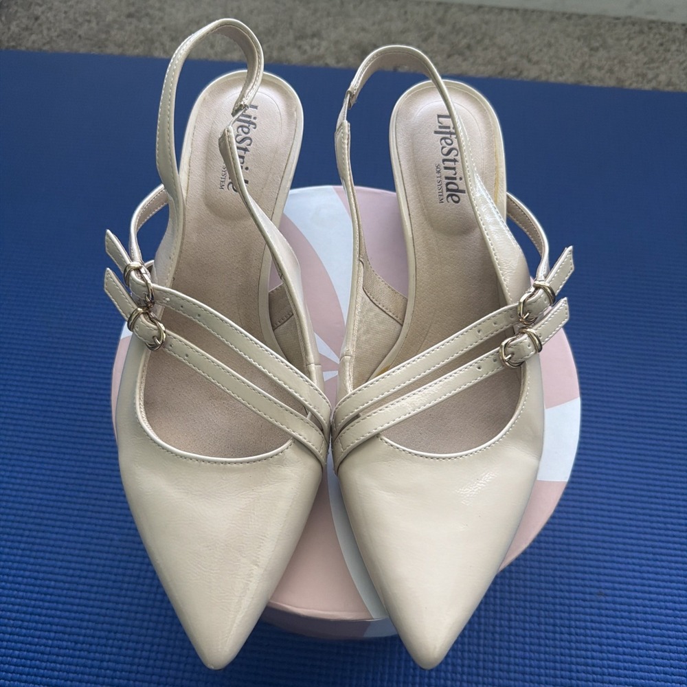 LifeStride Women's Minimalist Slingback Pump 9.5W